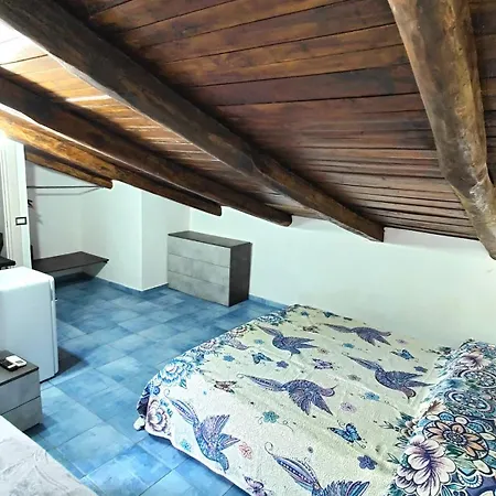 Beb Il Vicoletto לינה וארוחת בוקר